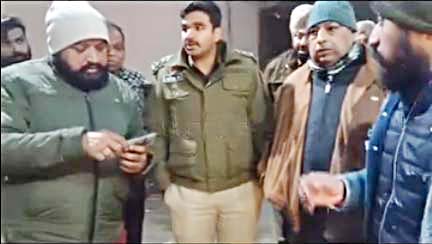 जालंधर में ज्वैलरी शॉप में 80 लाख की चोरी, 13 नकाबपोश चोरों ने 10 मिनट में की वारदात; शॉल-लोहे की रॉड से शटर उखाड़ा