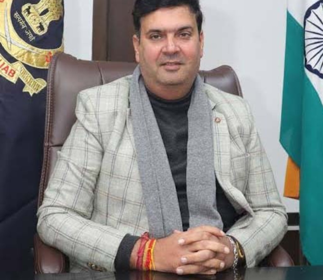 ढल्ल की हुई छुट्टी... मेयर विनीत धीर सहित इन नेताओं को पार्टी ने सौंपी अहम जिम्मेदारी