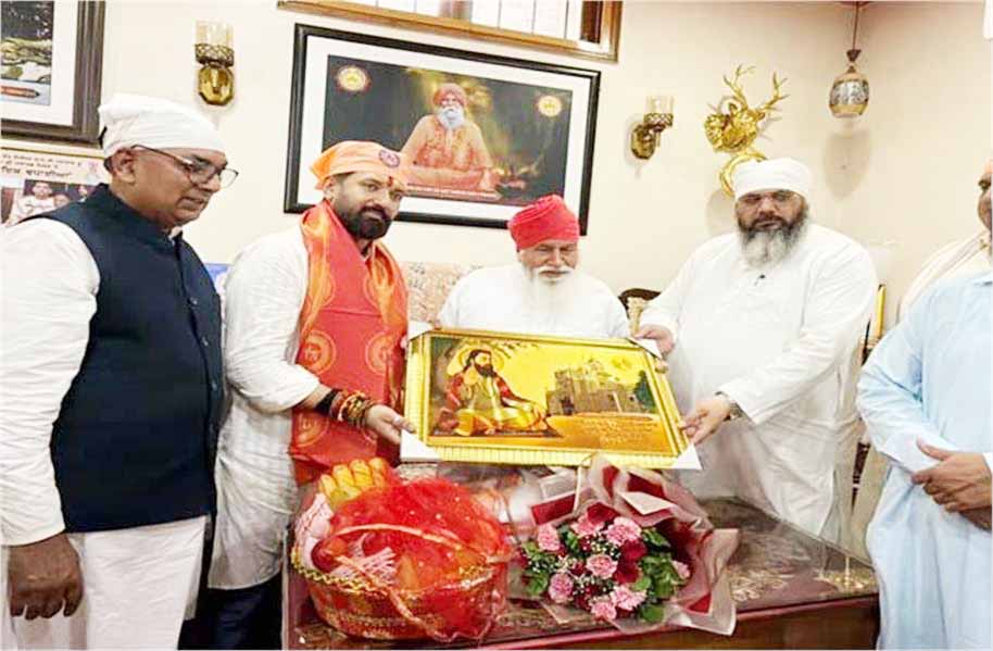 जालंधर पहुंचे चिराग पासवान, डेरा सचखंड बल्लां में हुए नतमस्तक