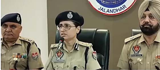 भार्गव कैंप में गन प्वांडट और हथियार के बल पर लूट मामले में पुलिस कमिश्नर धनप्रीत कौर ने कहा तीनों आरोपियों को राजस्थान के अजमेर से किया गिरफ्तार