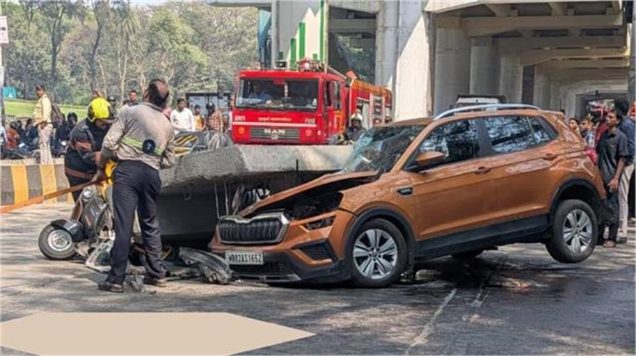 मुंबई में बड़ा हादसा: मुलुंड में मेट्रो पिलर का हिस्सा गिरा, ऑटो और कार के उड़े परखच्चे, 4 लोग घायल