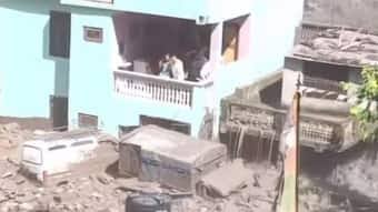नेपाल बाढ़ की तबाही में बचे इकलौते घर के मालिक का सनसनीखेज खुलासा, बताया कैसे  'भगवान शिव ने बचाया'