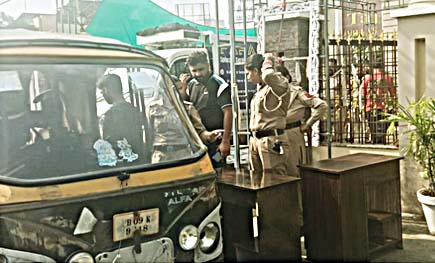 फगवाड़ा के होटल में साइबर क्राइम ब्रांच ने देर रात दी दबिश, 40 लोग हिरासत में; फर्नीचर भी ले गई पुलिस