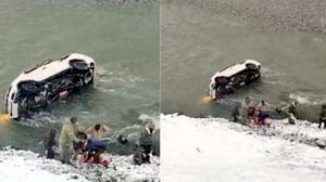 कारगिल हादसा: द्रास के कुशल मोड़ पर नदी में गिरी कार, छुट्टी पर जा रहे पांच सैनिकों समेत छह घायल