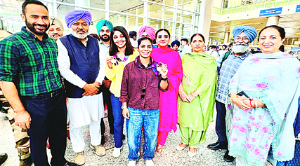 पंजाब सरकार जल्द हरमनप्रीत, अमनजोत सहित हरलीन को भी देगी तोहफा